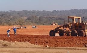 Obra de terraplenagem — Controle de corte e aterro